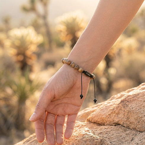 Uniqal Perlenarmband aus Landschaftsjaspis in erdigen Farbtönen – Achtsamkeit und Ausgleich im Alltag