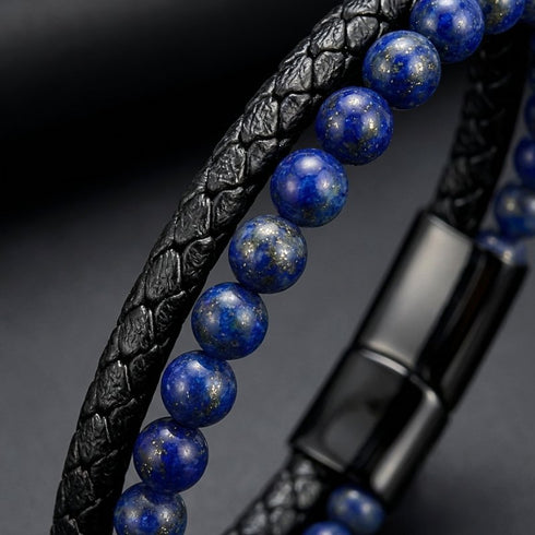 PASSION LAPIS von Uniqal mit stabilem Magnetverschluss und Verlängerung, Kombination aus Lederstruktur und Lapislazuli Elementen für modernes Design