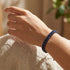Elegantes Edelsteinarmband mit Lapislazuli als ausdrucksstarkes Accessoire für Alltag und besondere Anlässe