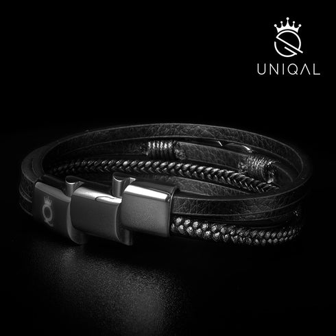 Schwarzes Echtlederarmband mit magnetischem Edelstahlverschluss, verstellbar durch Verlängerungsglied – elegantes Accessoire mit Komfort und Stil.
