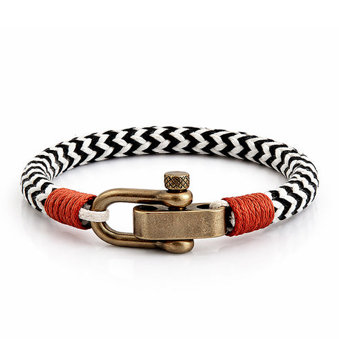 UNIQAL MARESSA maritimes Armband aus Segeltau in Schwarz Weiß mit warmem Akzent und Gravur Initialen