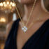 UNIQAL luxuriöses Moissanit Collier im warmen Licht mit strahlendem Rund Brillant Anhänger