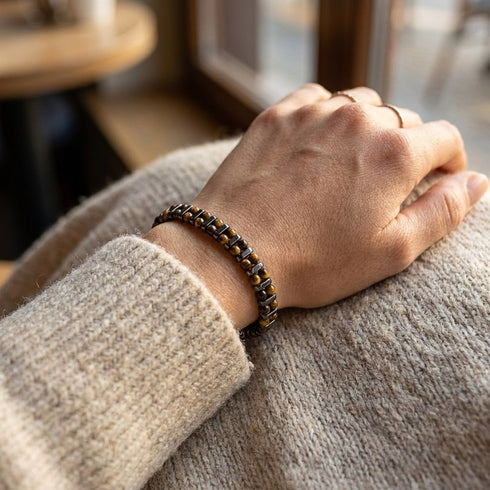 Elegantes Edelsteinarmband mit Tigerauge für einen modernen und stilvollen Alltagslook