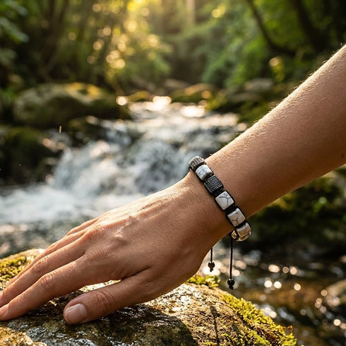 Elegantes Howlith Armband als Symbol für Gelassenheit, Ausgeglichenheit und innere Stärke