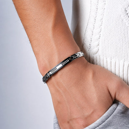 Elegante Schmucklösung am Handgelenk mit schlanker Silhouette und edler Linienführung