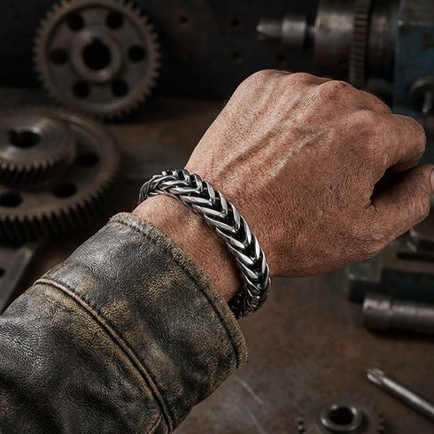 OSIRIS massiver Klickverschluss – funktional präzise konstruiert sicherer Halt