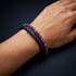 Uniqal PASSION AMETHYST Armband mit Gravur – persönliches Geschenk für Frauen mit violetten Amethyst-Perlen und stilvollem schwarzem Flechtleder