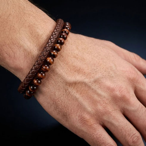 Uniqal PASSION BROWN Lederarmband am Handgelenk – braunes Flechtarmband mit glänzenden Perlen für einen stilvollen und markanten Look