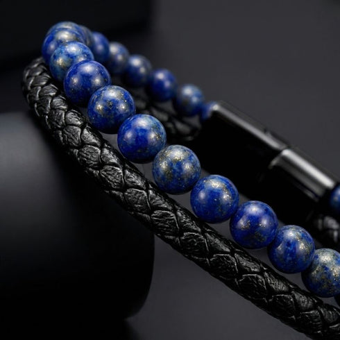 Uniqal PASSION LAPIS Herrenarmband in Detailansicht – intensive blaue Lapis-Perlen kombiniert mit schwarzem geflochtenem Leder