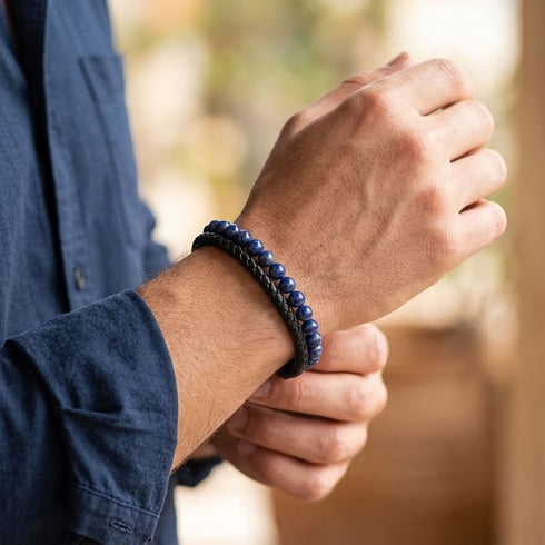 Uniqal PASSION LAPIS Armband für Männer – stilvolles Herrenarmband mit blauen Lapis-Perlen und schwarzem Leder für Alltag und Freizeit
