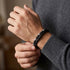 Uniqal PASSION LAVA SPECTROLITE Armband für Männer – modernes Herrenaccessoire mit Lavastein, grauen Spectrolite-Perlen und schwarzem Leder