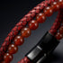 Uniqal PASSION RED AGATE Armband mit Gravur – persönliches Geschenk mit roten Achat-Perlen und stilvollem roten Flechtleder