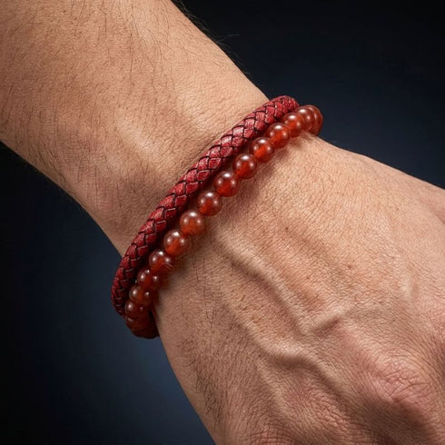 Uniqal PASSION RED AGATE Herrenarmband mit personalisierter Gravur – individuelles rotes Armband für Männer mit modernem Lederdesign