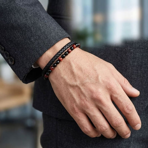 Uniqal PASSION RED TIGER EYE Herrenarmband am Handgelenk – schwarzes Flechtleder mit roten Tigerauge-Perlen für einen eleganten Business-Look