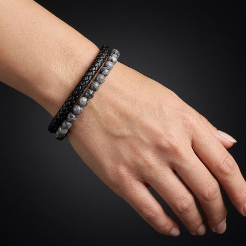 Uniqal PASSION SPECTROLITE Armband am Handgelenk – grau gemusterte Spectrolite-Perlen mit schwarzem Flechtleder für einen modernen und eleganten Look