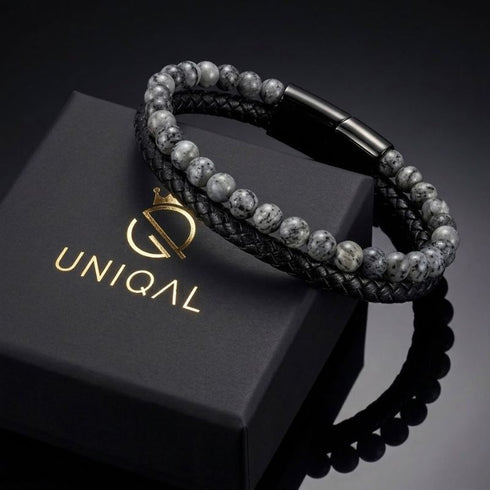 Uniqal PASSION SPECTROLITE Herrenarmband – schwarzes Flechtleder mit grau gemusterten Spectrolite-Perlen und elegantem schwarzem Verschluss
