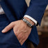 Uniqal SILVER MAMBA Armband am Handgelenk – elegantes schwarz-silbernes Herrenarmband zum Anzug für Business, Meetings und stilvolle Auftritte.