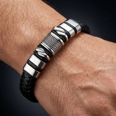 Uniqal SILVER MAMBA Lederarmband für Herren – schwarzes Flechtarmband mit glänzenden silberfarbenen Details und hochwertigem Design.