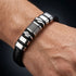 Uniqal SILVER MAMBA Lederarmband für Herren – schwarzes Flechtarmband mit glänzenden silberfarbenen Details und hochwertigem Design.