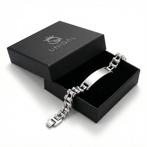 SILVER RIDER Edelstahlarmband präsentiert in eleganter Geschenkbox als personalisiertes Schmuckstück für besondere Anlässe