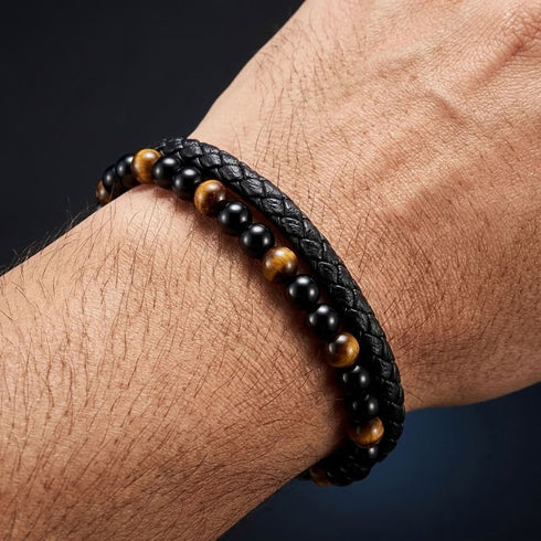 Uniqal TIGER EYE PASSION Herrenarmband mit personalisierter Gravur – individuelles Armband mit Tigerauge, schwarzen Perlen und geflochtenem Leder