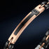 Detailaufnahme des UNIQAL TRECCIA ROSEGOLD BLACK SILBER Armbands mit drei schwarzen Zirkonia-Steinen, roségoldener Mittelplatte und präzise verarbeiteten Schmuckelementen für einen exklusiven Look