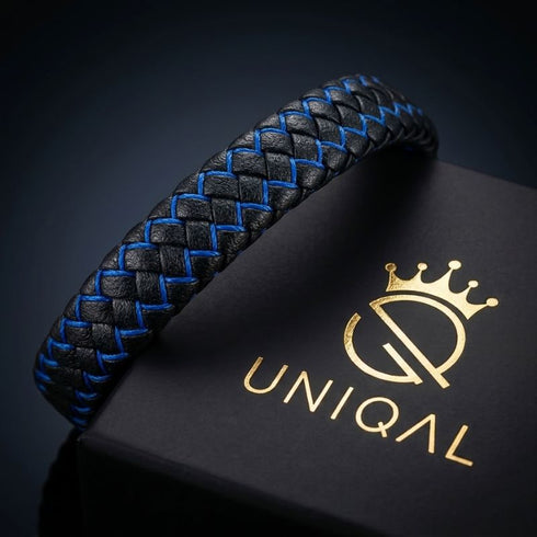 Uniqal WATER Armband am Handgelenk – stilvolles Accessoire für IT-Spezialisten, sportliche Männer und Unternehmer. Ausdruck von Fokus und Klarheit.