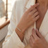 VALERIA Moissanit Armband 14K Gold – Damen Goldarmband mit Moissanit, elegant zum weißen Blazer getragen, Uniqal