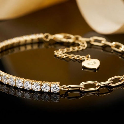 VALERIA Moissanit Armband 14K Gold – Detailaufnahme der funkelnden Moissanit-Steinreihe auf dunklem Hintergrund, Uniqal