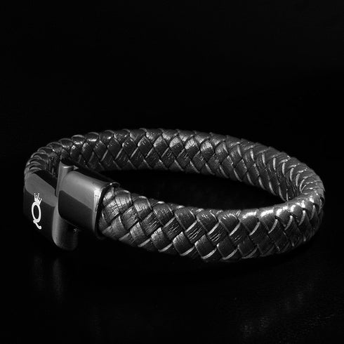 Uniqal Kollektion – Modell DESTINY in Schwarz, Echtleder, optional mit Gravur als Geschenkidee.