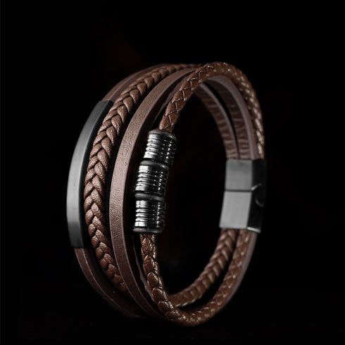 personalisiertes braun lederarmband herren mit gravur uniqal shape bracelet