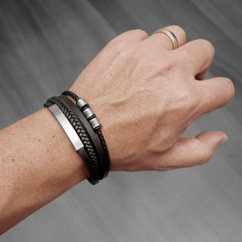 personalisiertes Lederarmband Herren mit gravur silber uniqal