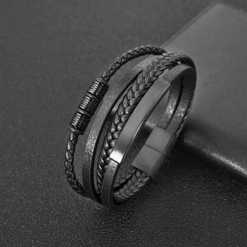 BLACK SHAPE minimalistisches Lederarmband mit schwarzer Edelstahlplatte und geflochtenen Strängen für modernen Stil