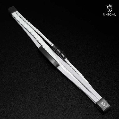 Uniqal WHITE SHAPE Armband mit vier Strängen aus weißem Leder, strukturierter Aufbau mit moderner Wirkung