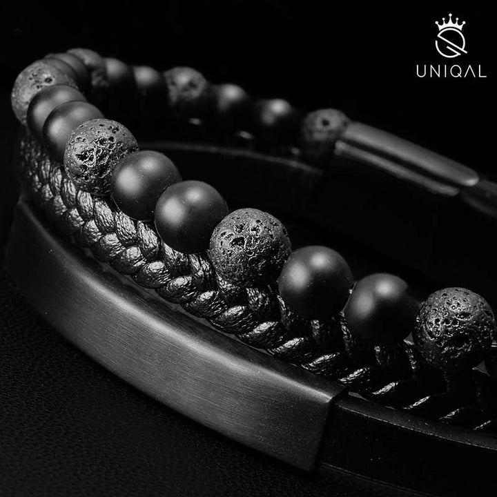 Elegantes Armband-Design mit Lavasteinen und Leder, perfekt als personalisierbares Weihnachtsgeschenk.