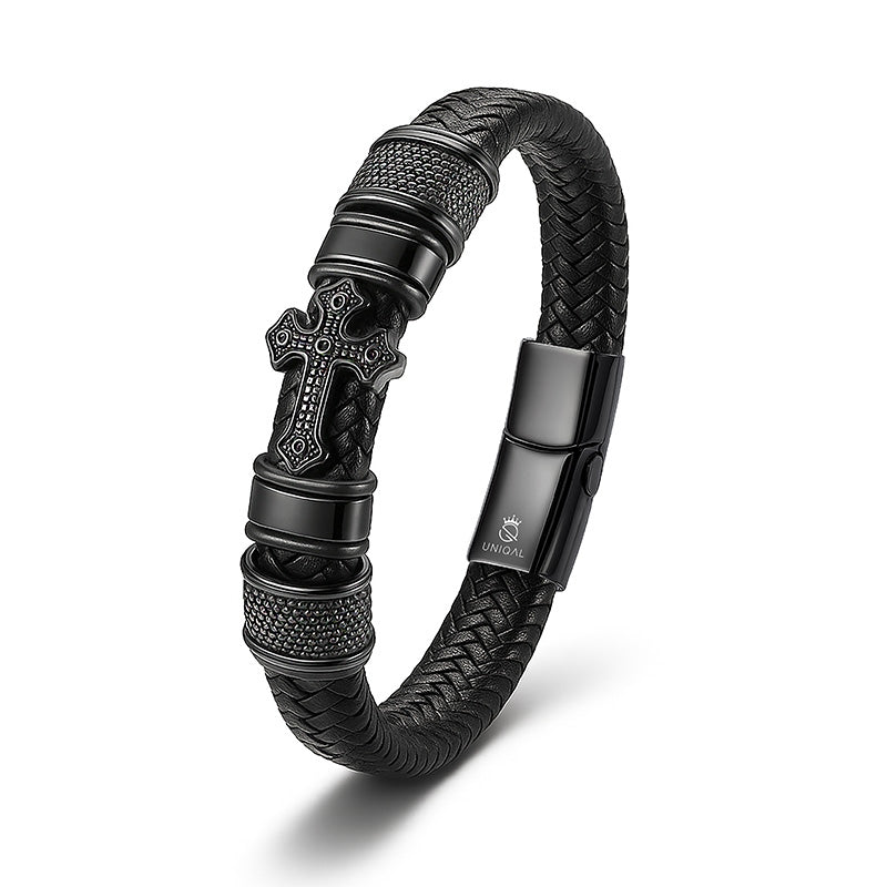 Uniqal GLORY in Schwarz – maskulines Lederarmband mit Kreuzdetail aus Edelstahl; personalisierbar und kraftvolles Geschenk für Männer mit Stil.